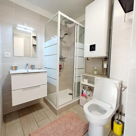 Apartamento T2 Déco 70's Rénové à 300m De La *