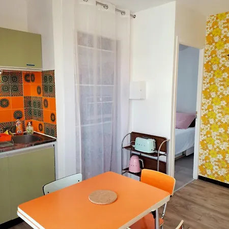 Apartamento T2 Déco 70's Rénové à 300m De La
