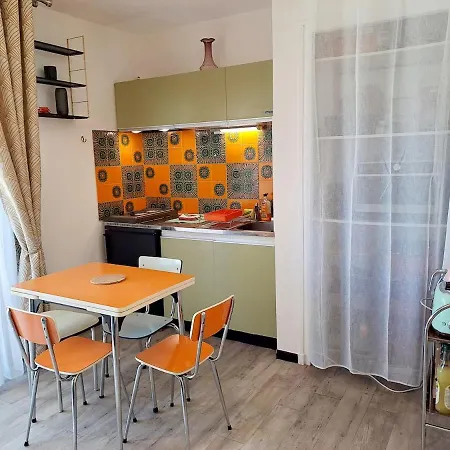 T2 Déco 70's Rénové à 300m De La *